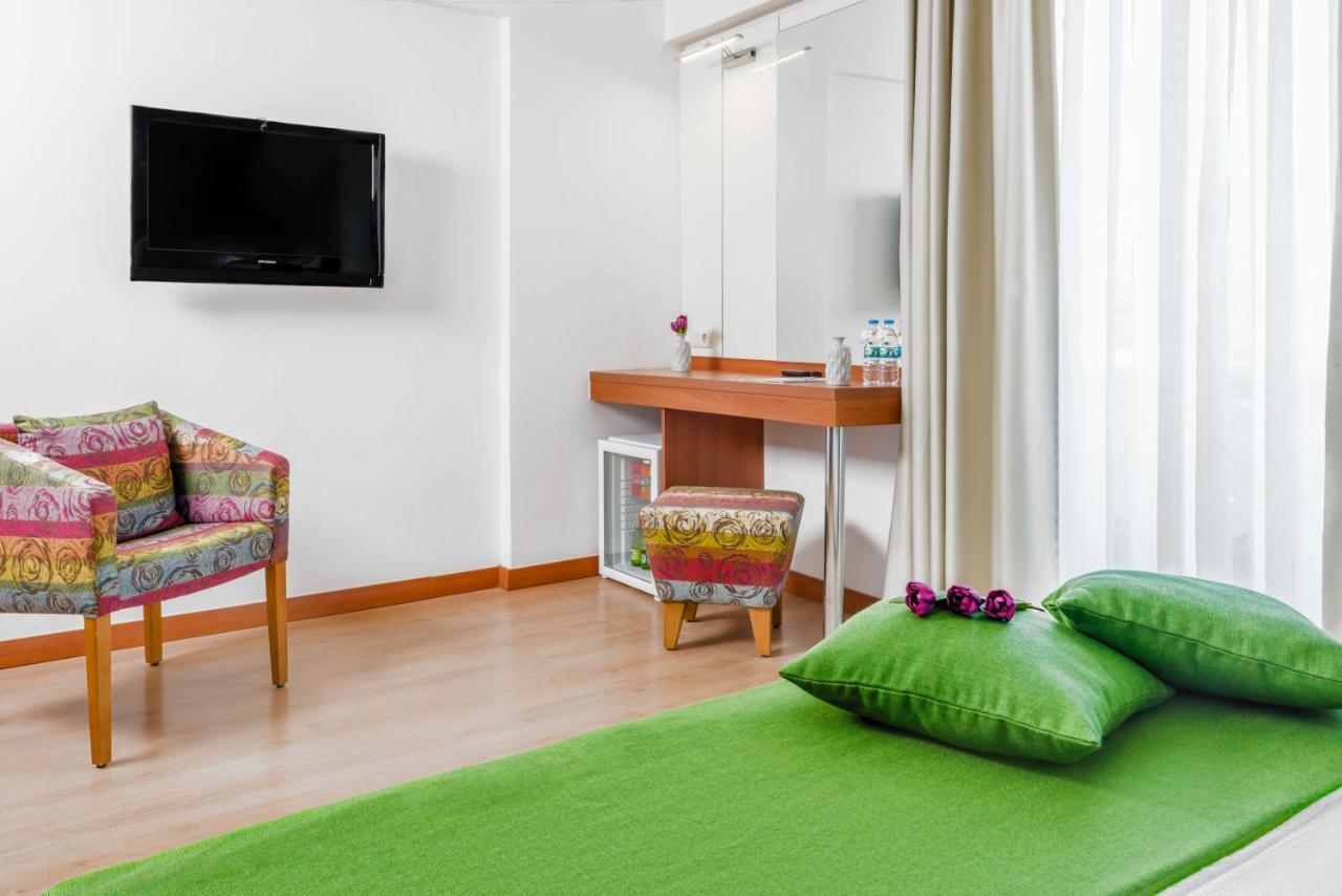 Hotel Ege Tulip Çeşme Esterno foto