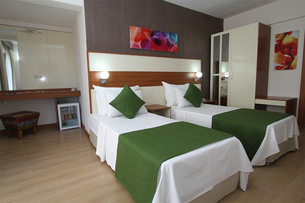 Hotel Ege Tulip Çeşme Esterno foto