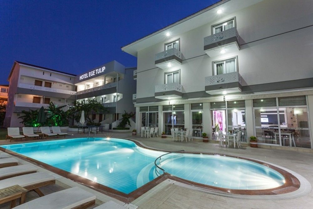 Hotel Ege Tulip Çeşme Esterno foto