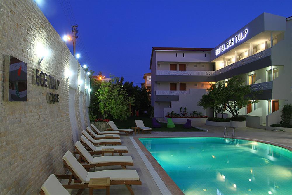 Hotel Ege Tulip Çeşme Esterno foto